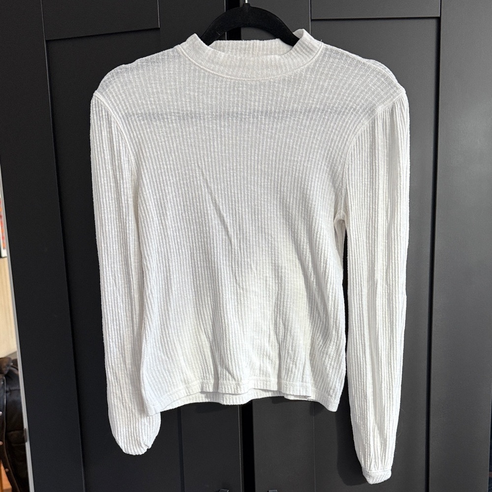 Abercrombie & Fitch White Ribbed Long Sleeve Top